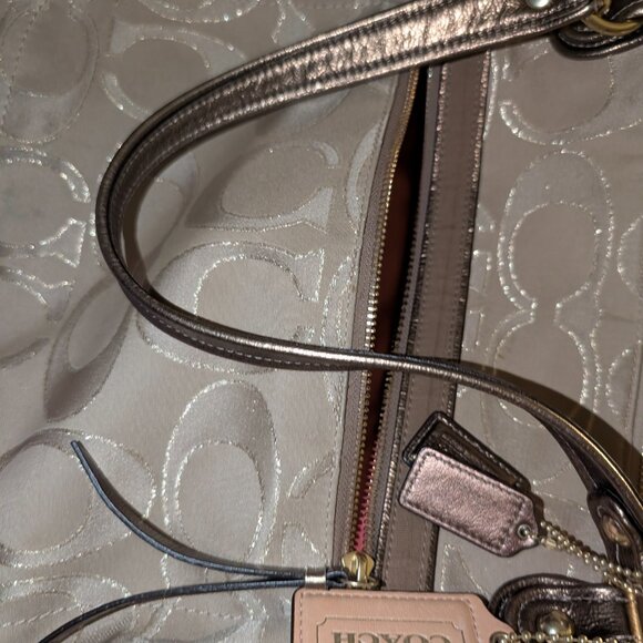 Vintage Coach Signature Jacquard Tote – Khaki/Gold  – Like NEW w/Box & Tissue - Picture 4 of 6